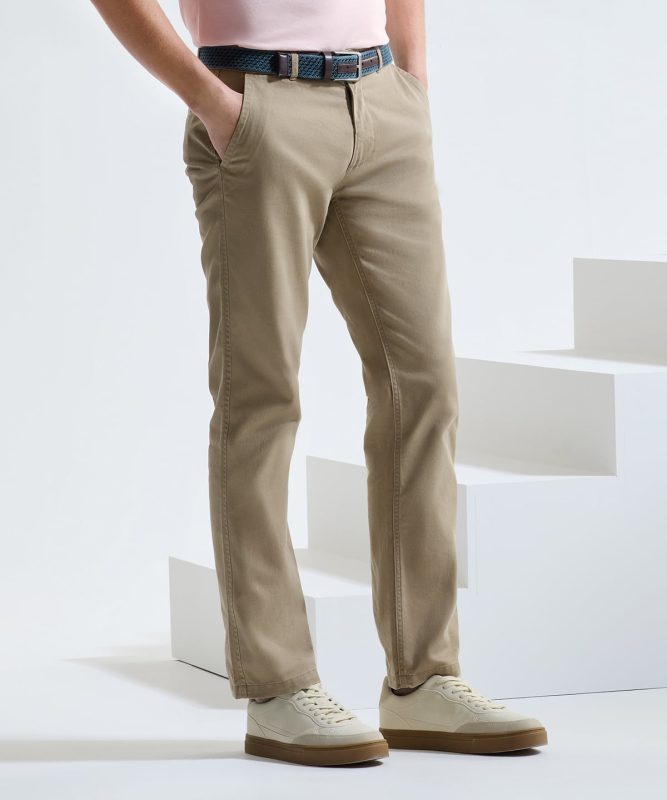 Classic fit chinos